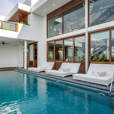 Merayu 2 - 5Br Villa In Central Canggu Batu Bolong